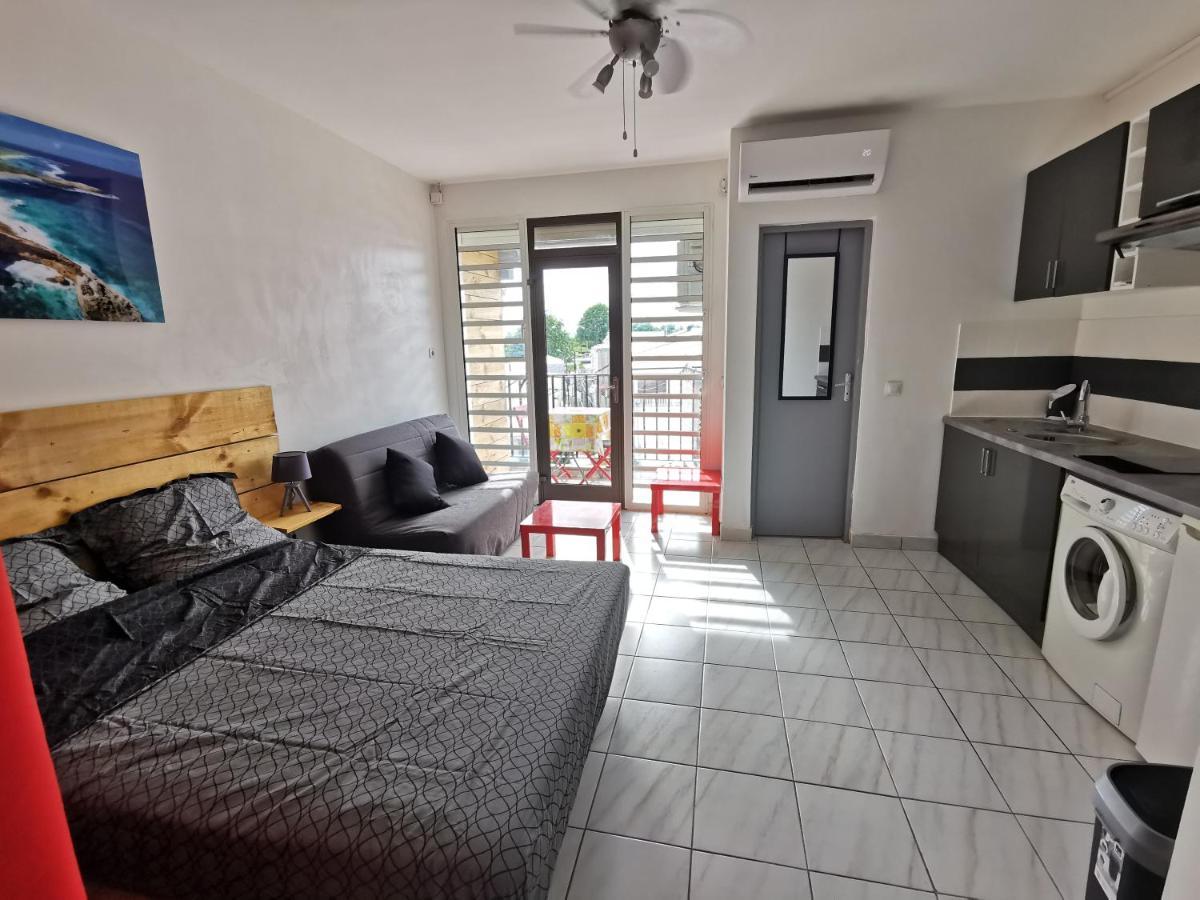 Appartement Vue Mer Et Montagne A 100M De La Plage Le Gosier  Luaran gambar